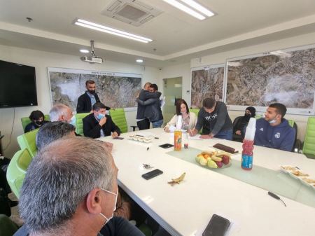  مجلس القيصوم : توزيع منح دراسية للطلبة الدارسين خارج البلاد 